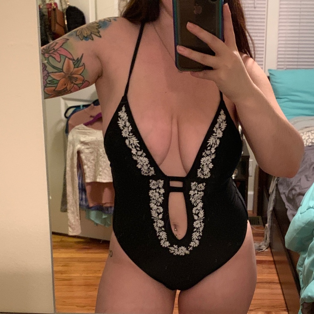 Black and white floral bathing suit